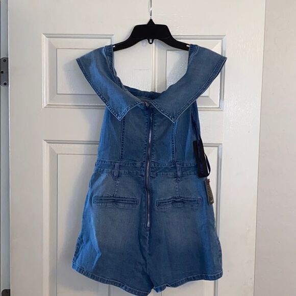 Bebe Off The Shoulder Denim Distressed Romper Contemporary Feminine Festival - Picture 5 of 16